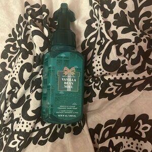 bath and body works limited christmas foam soap